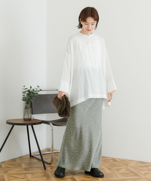 URBAN RESEARCH（アーバンリサーチ）の「フロントデザインドルマンブラウス（シャツ/ブラウス・レディース・ブルー/オフホワイト/ブラック・FREE）」の14枚目の写真