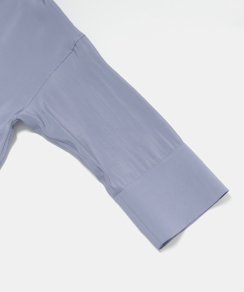 URBAN RESEARCH（アーバンリサーチ）の「フロントデザインドルマンブラウス（シャツ/ブラウス・レディース・ブルー/オフホワイト/ブラック・FREE）」の22枚目の写真