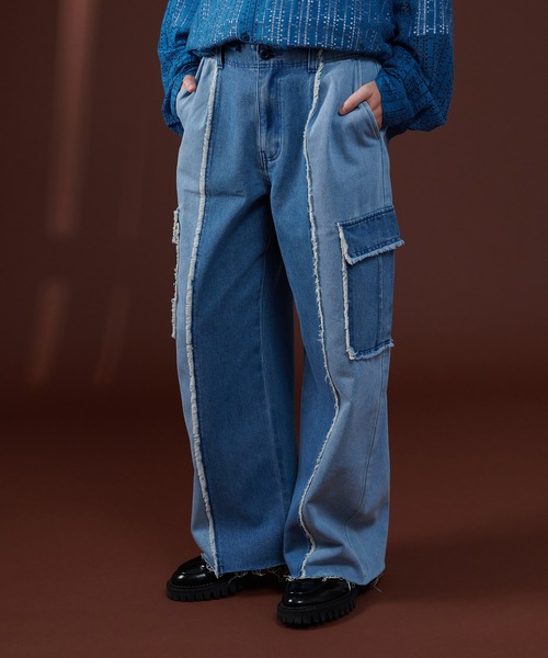 ONCILY(オンシェリー)の「FRINGE BICOLOR DENIM CARGO PANTS / フリンジバイカラーデニムカーゴパンツ(デニムパンツ・メンズ・ブルー/ブラック・LARGE/MEDIUM/SMALL)」の3枚目の写真