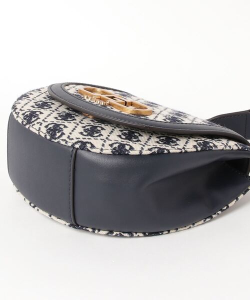 Guess（ゲス）の「FLEET Mini Saddle Crossbody クロスボディバッグ レディース（ショルダーバッグ・レディース・ブラウン/ネイビー・ONE SIZE）」の4枚目の写真