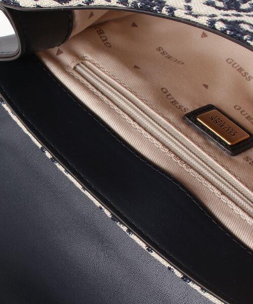 Guess（ゲス）の「FLEET Mini Saddle Crossbody クロスボディバッグ レディース（ショルダーバッグ・レディース・ブラウン/ネイビー・ONE SIZE）」の5枚目の写真