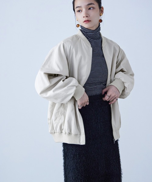 Fashion Letter（ファッションレター）の「ビッグシルエット MA-1ジャケット（MA-1・レディース・ブラック/オフホワイト/カーキ・M）」の5枚目の写真