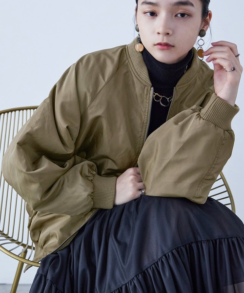 Fashion Letter（ファッションレター）の「ビッグシルエット MA-1ジャケット（MA-1・レディース・ブラック/オフホワイト/カーキ・M）」の14枚目の写真