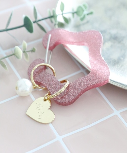 tiny tiny（ティニーティニー）の「ラメチャーム付きカラビナ[tiny tiny(ティニーティニー)]（スマホグッズ・レディース・グレー/イエロー/ピンク/レッド/ライトグレー/ライトブルー・0）」の5枚目の写真