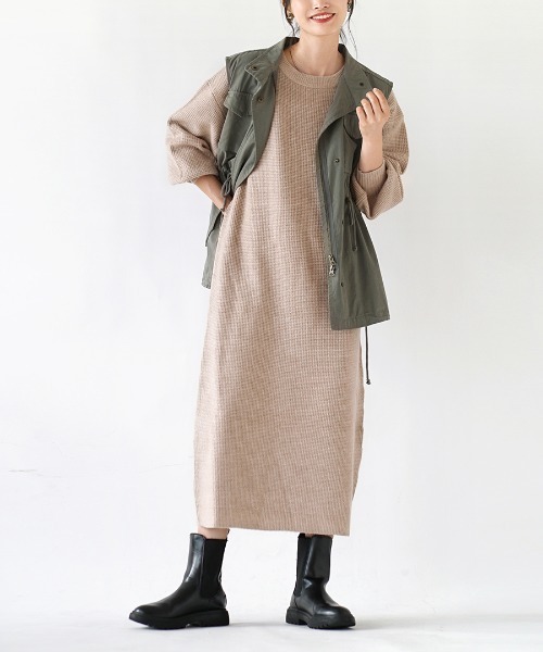 e-zakkamania stores（イーザッカマニアストアーズ）の「ワッフルニット コクーンワンピース（ワンピース・レディース・グレイッシュベージュ/オートミール/ブラック/オレンジ・フリー）」の3枚目の写真
