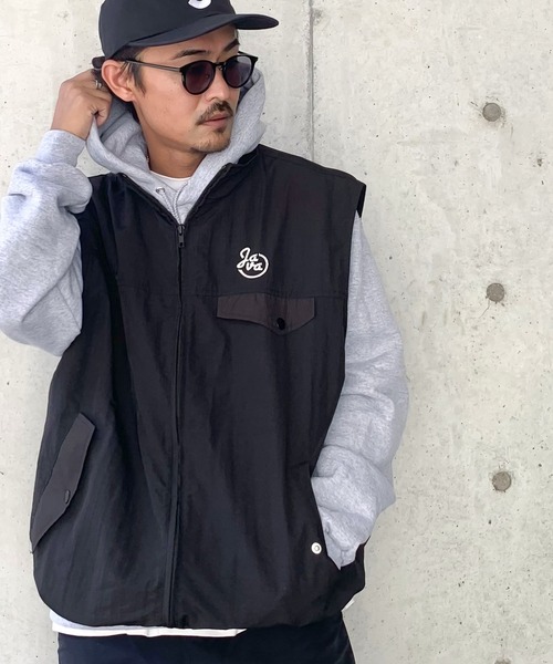 Java(ジャバ)の「《JaVa ジャバコラボ》大人カジュアル フラップポケットナイロンジップベスト(ベスト・メンズ・ブラック・LARGE/MEDIUM/X-LARGE)」の9枚目の写真