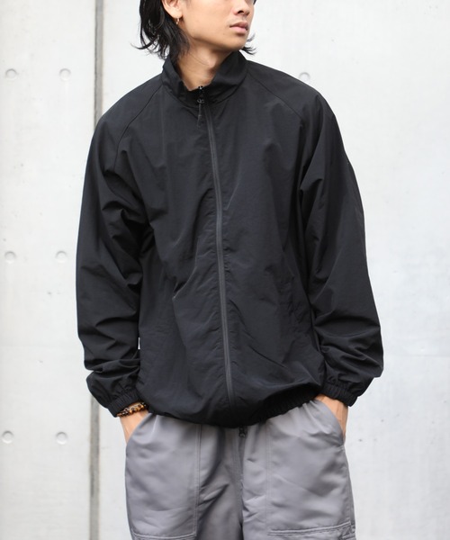 United Athle（ユナイテッドアスレ）の「都会的な着こなしに！【United Athle】cotton like nylon training jacket / コットンライク ナイロン トレーニングジャケット ダブルジップ 裏地付 7220（ナイロンジャケット・メンズ・ブラック/ネイビー/オリーブ/チャコールグレー/グレー/ダークブラウン・XL/L/M/S）」の10枚目の写真