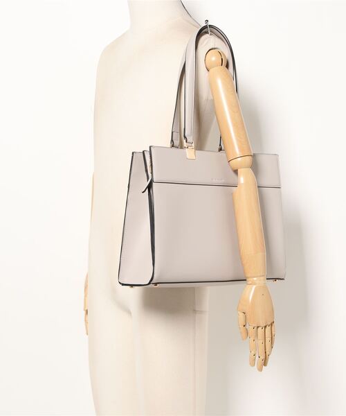 12Twelve Agenda（トゥエルブ　アジェンダ）の「【A4収納可】【PC収納可】軽量配色サイドファスナーA4バッグ（トートバッグ・レディース・チャコールグレー/グレイッシュベージュ/ベージュ/ベージュ系その他・FREE）」の21枚目の写真