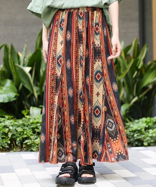 チチカカ(チチカカ)の「ファブリックプリントジャージースカート(スカート・レディース・ベージュ/ブラック/ブルー/その他1/その他2・MEDIUM/LARGE)」の2枚目の写真