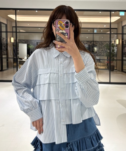 idem（イデム）の「【 ZOZO限定 】asymmetry frill shirt/アシンメトリーフリルシャツ（シャツ/ブラウス・レディース・オフホワイト/グレー/ブルー/グレイッシュベージュ/ピンク/ストライプ/ライトブルー/ナチュラル・FREE）」の6枚目の写真