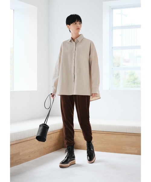 STYLE DELI(スタイルデリ)の「ハリ感テントラインシャツ(シャツ/ブラウス・レディース・ホワイト/ベージュ/チャコール・FREE)」の4枚目の写真