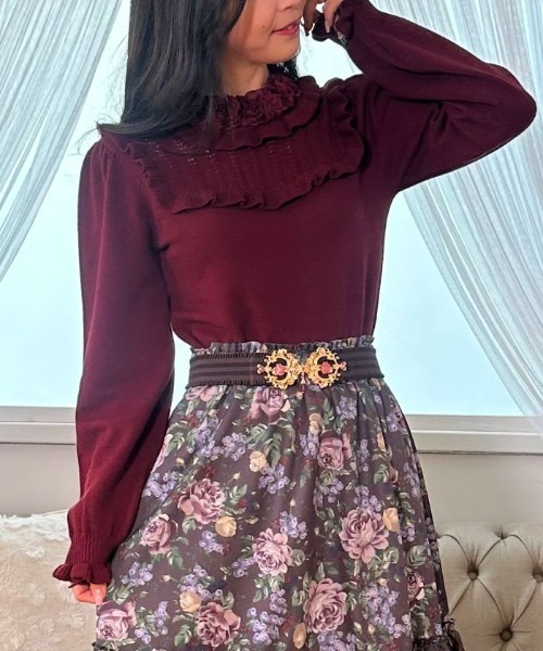 axes femme（アクシーズファム）の「薔薇装飾プチフリルニット（ニット/セーター・レディース・ブラウン/ホワイト/ワイン・FREE）」の3枚目の写真