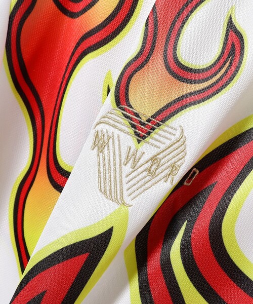 Hellrazor(ヘルレイザー)の「HELLRAZOR / FIRE SOCCER JERSEY(Tシャツ/カットソー・メンズ・ホワイト・L/XL/M)」の6枚目の写真