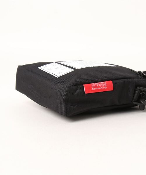 Manhattan Portage（マンハッタンポーテージ）の「City Light Bag THE MET（ショルダーバッグ・メンズ・ブラック・SMALL）」の14枚目の写真