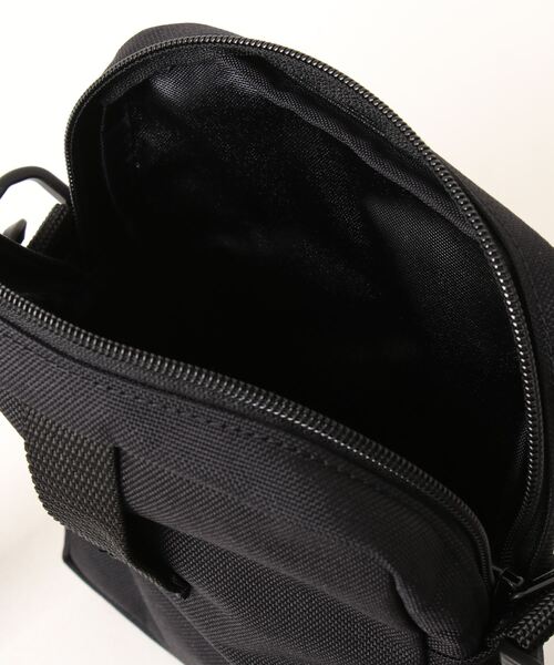 Manhattan Portage（マンハッタンポーテージ）の「City Light Bag THE MET（ショルダーバッグ・メンズ・ブラック・SMALL）」の15枚目の写真