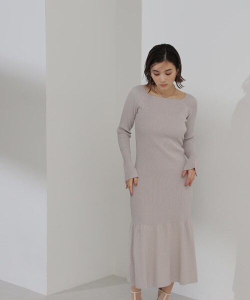 NATURAL BEAUTY BASIC（ナチュラルビューティーベーシック）の「◇ティアードリブニットワンピース（ワンピース・レディース・イエロー/グレー/チャコールグレー・MEDIUM）」の8枚目の写真
