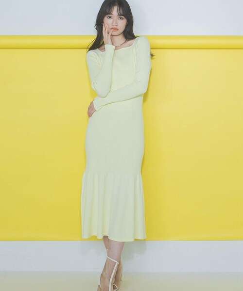 NATURAL BEAUTY BASIC（ナチュラルビューティーベーシック）の「◇ティアードリブニットワンピース（ワンピース・レディース・イエロー/グレー/チャコールグレー・MEDIUM）」の21枚目の写真