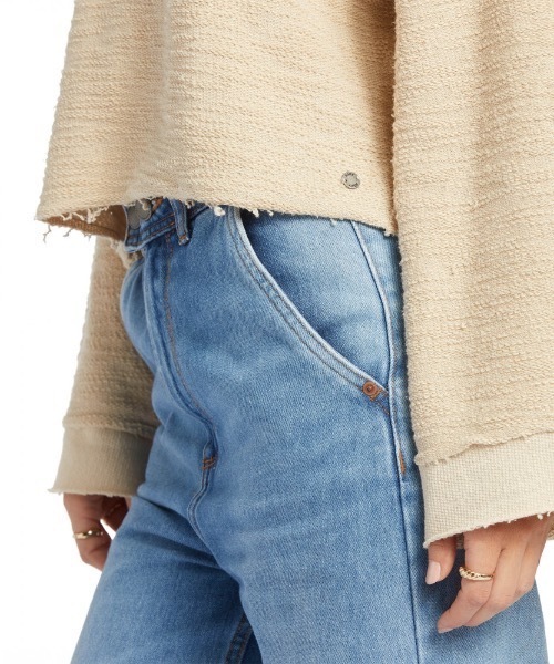 ROXY(ロキシー)の「MADE FOR YOU V-NECK/ロキシーセットアップ対応オーバーサイズVネックパイル素材ニットカットソー(ニット/セーター・レディース・ブラウン/オフホワイト・MEDIUM/SMALL/X-SMALL)」の14枚目の写真