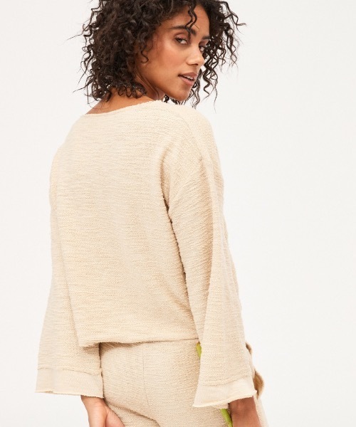 ROXY(ロキシー)の「MADE FOR YOU V-NECK/ロキシーセットアップ対応オーバーサイズVネックパイル素材ニットカットソー(ニット/セーター・レディース・ブラウン/オフホワイト・MEDIUM/SMALL/X-SMALL)」の15枚目の写真