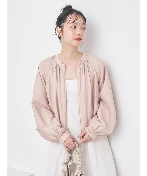 earth music&ecology(アースミュージックアンドエコロジー)の「ノーカラーショートブルゾン(ブルゾン・レディース・アイボリー/ピンクベージュ/ネイビー・FREE)」の1枚目の写真