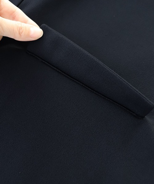 Pierrot（ピエロ）の「ペアスキンVネックオールインワン（つなぎ/オールインワン・レディース・ブラック/ネイビー/グレイッシュベージュ・TL/TM/M/L/PM）」の4枚目の写真