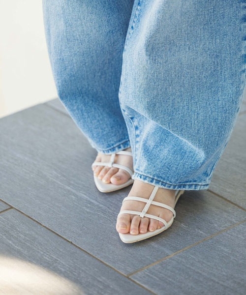 Gready Brilliant（グレディブリリアン）の「ポインテッドラインサンダル（サンダル・レディース・ブラック/ゴールド/アイボリー・38/36/37）」の13枚目の写真