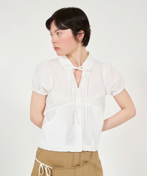 TINA：JOJUN（ティーナジョジュン）の「半袖 フリルブラウス TINA：JOJUN（シャツ/ブラウス・レディース・ホワイト/ベビーピンク/ブラック・M）」の4枚目の写真