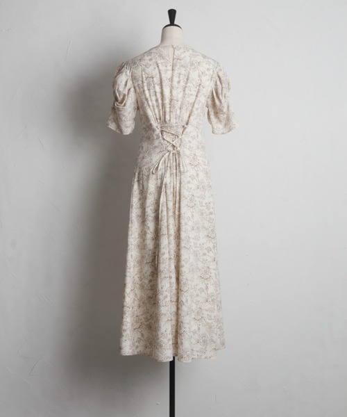 tocco closet（トッコ　クローゼット）の「バックレースアップパワーショルダーフラワープリントワンピース（ワンピース・レディース・ブラウン/ブルー・M）」の20枚目の写真