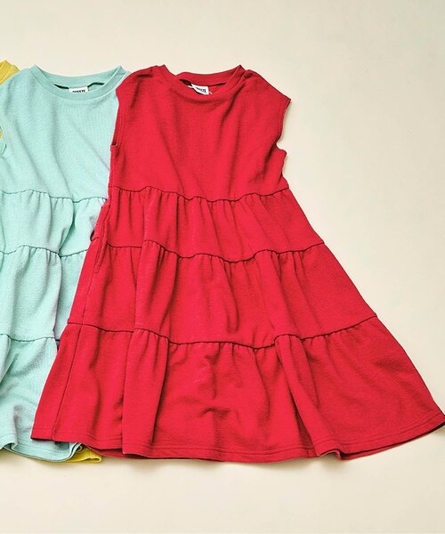 BREEZE（ブリーズ）の「【WEB限定】ティアードワンピース（ワンピース・キッズ・イエロー/ミント/レッド/ブラック・140/130/120/110/100/90/80）」の7枚目の写真