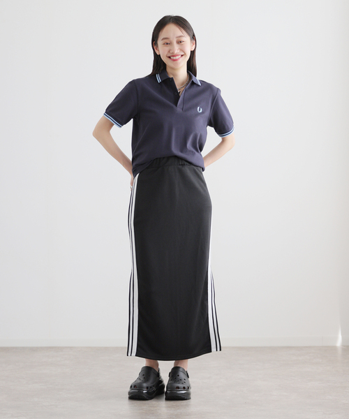 FRED PERRY（フレッドペリー）の「【FRED PERRY/フレッドペリー】TWIN TIPPED FRED PERRY SHIRT：カットソー（Tシャツ/カットソー・レディース・ブラック/ネイビー/ホワイト・MEDIUM/SMALL）」の20枚目の写真