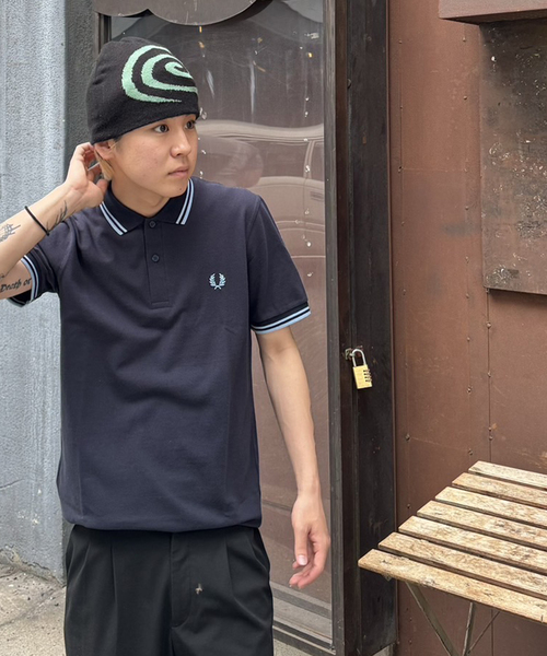 FRED PERRY（フレッドペリー）の「【FRED PERRY/フレッドペリー】TWIN TIPPED FRED PERRY SHIRT：カットソー（Tシャツ/カットソー・レディース・ブラック/ネイビー/ホワイト・MEDIUM/SMALL）」の17枚目の写真