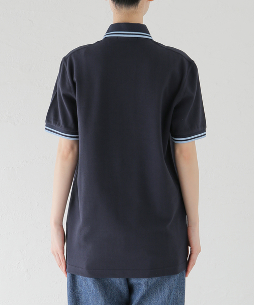 FRED PERRY（フレッドペリー）の「【FRED PERRY/フレッドペリー】TWIN TIPPED FRED PERRY SHIRT：カットソー（Tシャツ/カットソー・レディース・ブラック/ネイビー/ホワイト・MEDIUM/SMALL）」の11枚目の写真