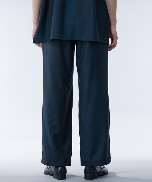 UNITED TOKYO（ユナイテッドトウキョウ）の「URBAN DYED イージーパンツ｜セットアップ着用可能（スラックス・メンズ・ネイビー/オリーブ・1/2）」の13枚目の写真