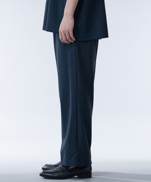 UNITED TOKYO（ユナイテッドトウキョウ）の「URBAN DYED イージーパンツ｜セットアップ着用可能（スラックス・メンズ・ネイビー/オリーブ・1/2）」の14枚目の写真