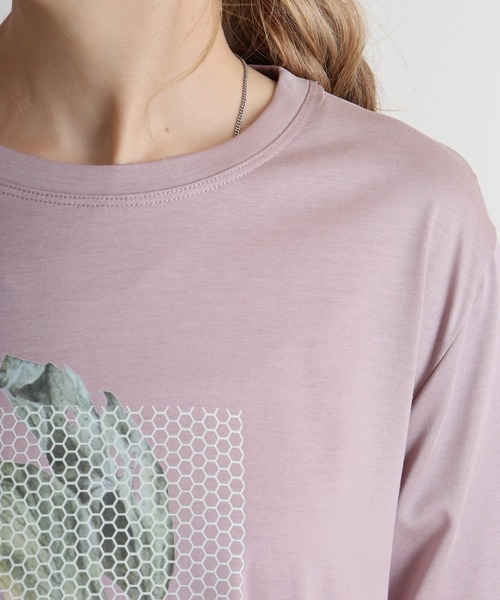 BRODIAEA(ブローディア)の「BRODIAEA イラストプリント極サラTシャツ(Tシャツ/カットソー・レディース・ブラック/ライム/サーモンピンク/シルバーグレー/マスタード・40)」の9枚目の写真