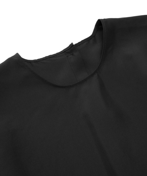 JNBY(ジェーエヌビーワイ)の「Elegant Silk Asymmetrical Top(シャツ/ブラウス・レディース・ブラック・36/38/40)」の8枚目の写真