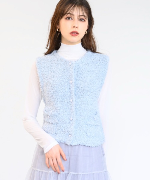 MISCH MASCH(ミッシュマッシュ)の「ふわふわシャイニーニットジレ/MM438402(ニット/セーター・レディース・ホワイト/ブルー・フリ-)」の1枚目の写真