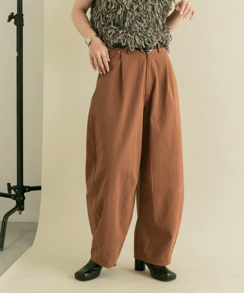 KBF（ケイビーエフ）の「『2サイズ展開』ワンタックコクーンパンツ