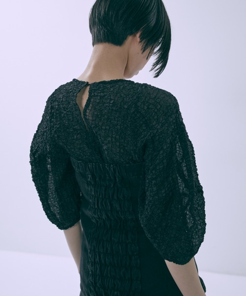 EN NEUME（エンノイム）の「Jacquard Puff Sleeve Top（シャツ/ブラウス・レディース・ブラック/ホワイト/ベージュ・FREE）」の20枚目の写真