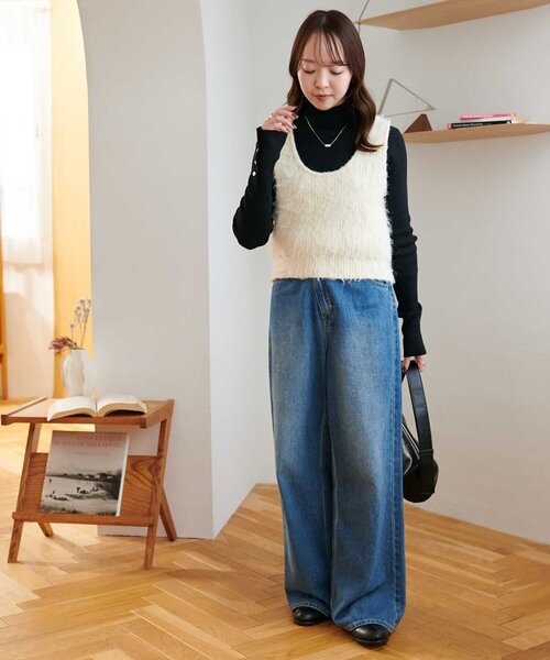 DISCOAT(ディスコート)の「シャギーUネックベスト《WEB限定カラーあり》(ベスト・レディース・アイボリー/チャコールグレー/ブラウン/ネイビー/モカ/キャメル・FREE)」の21枚目の写真