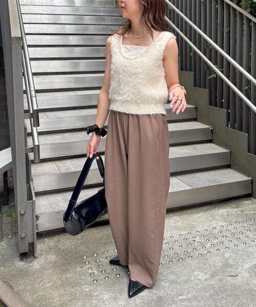 DISCOAT(ディスコート)の「シャギーUネックベスト《WEB限定カラーあり》(ベスト・レディース・アイボリー/チャコールグレー/ブラウン/ネイビー/モカ/キャメル・FREE)」の7枚目の写真