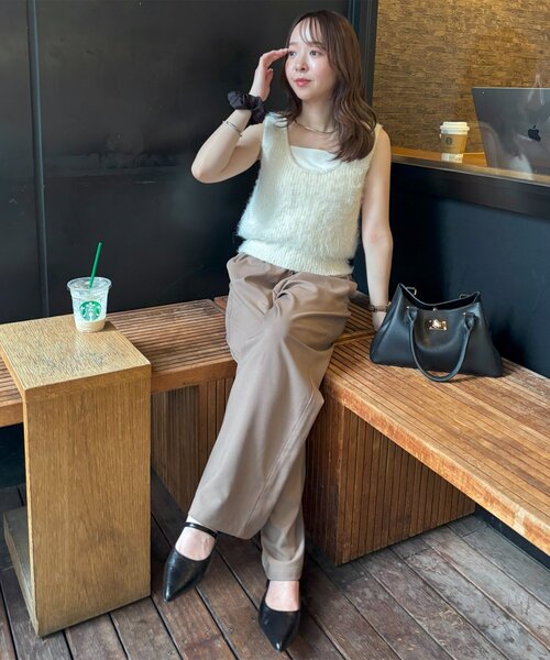 DISCOAT(ディスコート)の「シャギーUネックベスト《WEB限定カラーあり》(ベスト・レディース・アイボリー/チャコールグレー/ブラウン/ネイビー/モカ/キャメル・FREE)」の9枚目の写真