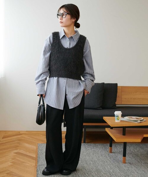 DISCOAT(ディスコート)の「シャギーUネックベスト《WEB限定カラーあり》(ベスト・レディース・アイボリー/チャコールグレー/ブラウン/ネイビー/モカ/キャメル・FREE)」の16枚目の写真