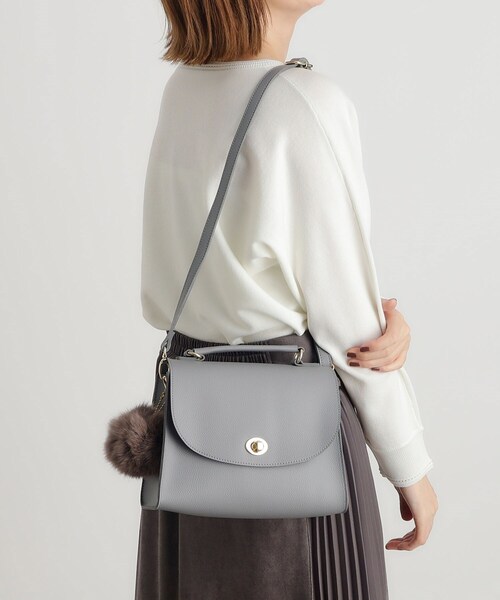 grove（グローブ）の「【雑誌掲載】フラップヒネリショルダー（ショルダーバッグ・レディース・ブラック/グレー/ライトグレー/キャメル・00）」の3枚目の写真