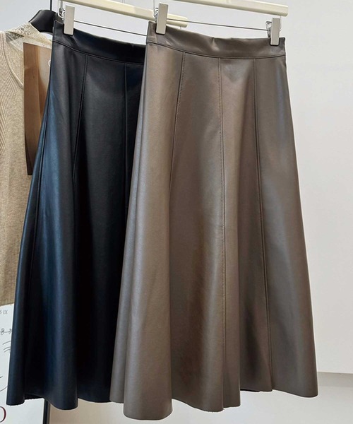 CADBURY（キャドバリー）の「8枚ﾊｷﾞﾌｪｲｸﾚｻﾞｰﾌﾚｱｽｶｰﾄ（スカート・レディース・ブラック/ブラウン・FREE）」の2枚目の写真