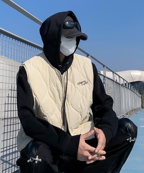 FreeZone（フリーゾーン）の「メンズ厚手ヴベスト 2色中綿 秋冬おしゃれ（ダウンベスト・メンズ・ホワイト/ブルー・F）」の15枚目の写真