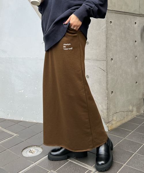 ABYS(アビス)の「ロゴ刺繍裏毛スウエットスカート(スカート・レディース・ブラウン/杢グレー/ブラック・MEDIUM/LARGE)」の2枚目の写真