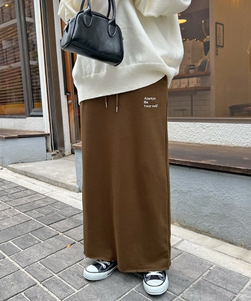 ABYS(アビス)の「ロゴ刺繍裏毛スウエットスカート(スカート・レディース・ブラウン/杢グレー/ブラック・MEDIUM/LARGE)」の7枚目の写真