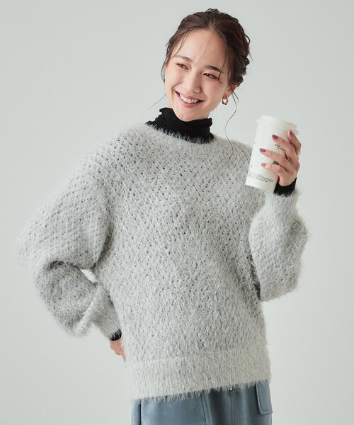 DRESKIP（ドレスキップ）の「◆【高レビュー/S-LL】思わず触れたくなる 大人の透かし編みフェザーニット（ニット/セーター・レディース・オフホワイト/ライトグレー/ピンク系/ライトベージュ/カーキ・01/04/03/02）」の2枚目の写真