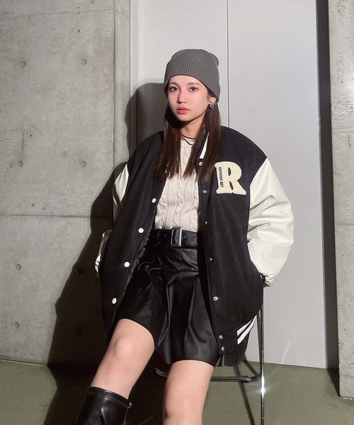 AS KNOW AS plus（アズノゥアズプラス）の「◇バイカラー ワッペンスタジャン（スタジャン・レディース・ベージュ系/ブラック系/ネイビー系・FREE）」の5枚目の写真